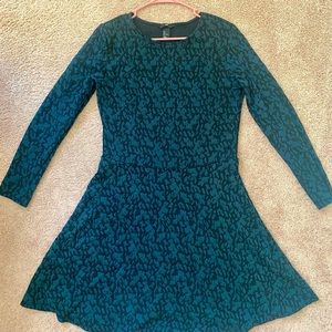 Green & black H&M large long sleeve skater dress